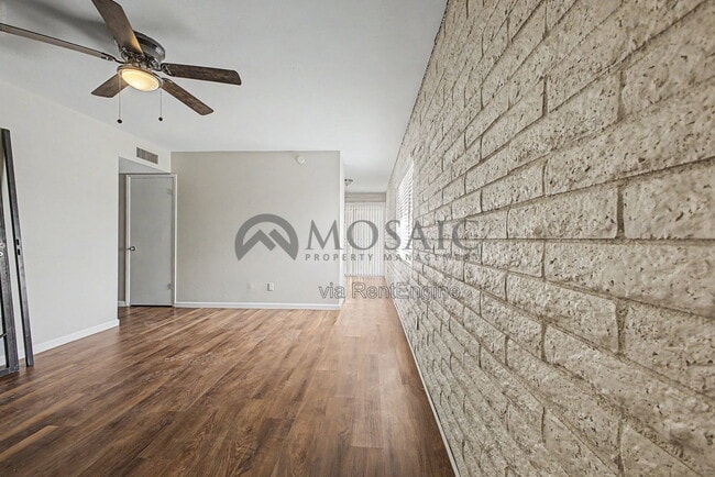 Building Photo - 1204 S McClintock Dr