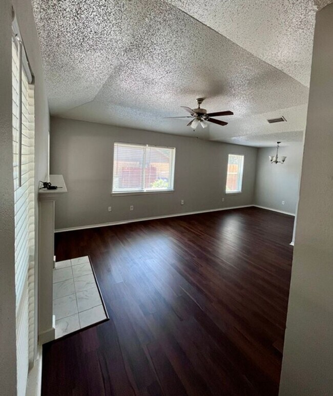 Building Photo - Cute 1 story duplex in Euless in CGISD