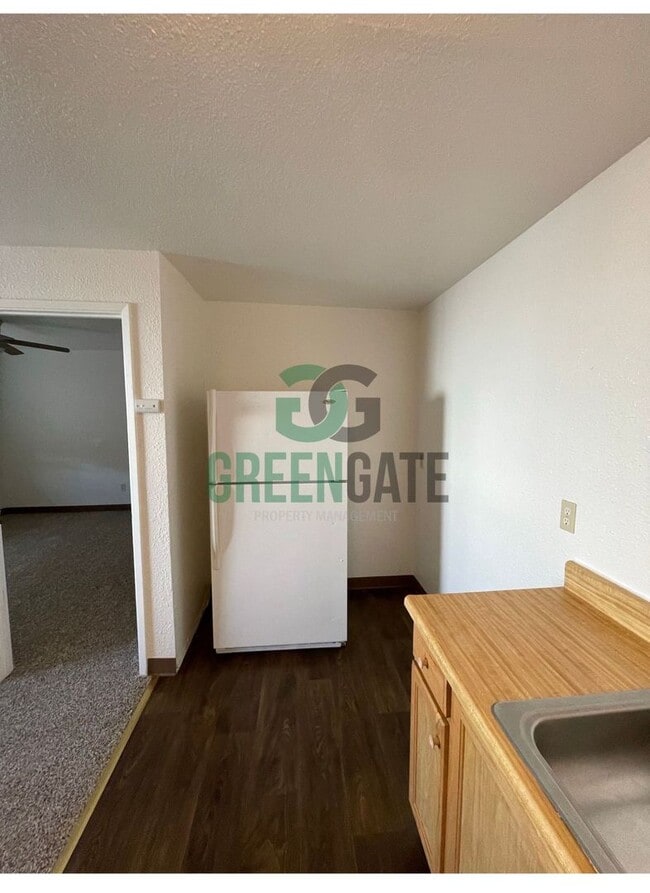 Building Photo - 3204 Atchison St