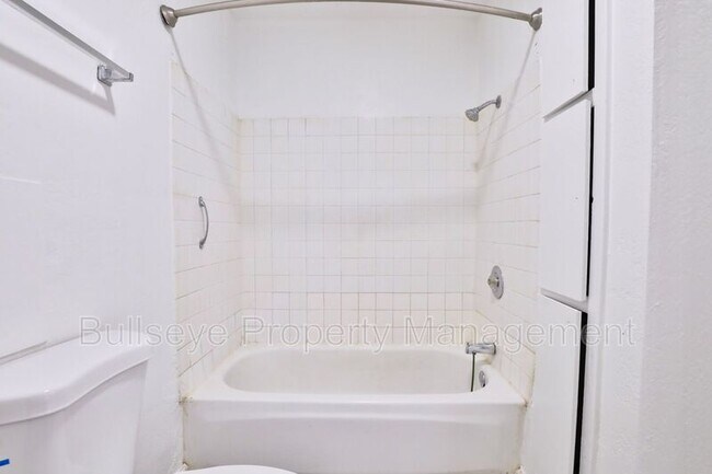 Building Photo - 1417 E Southern Ave