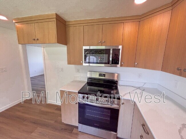 Building Photo - 1356 S 1000 W