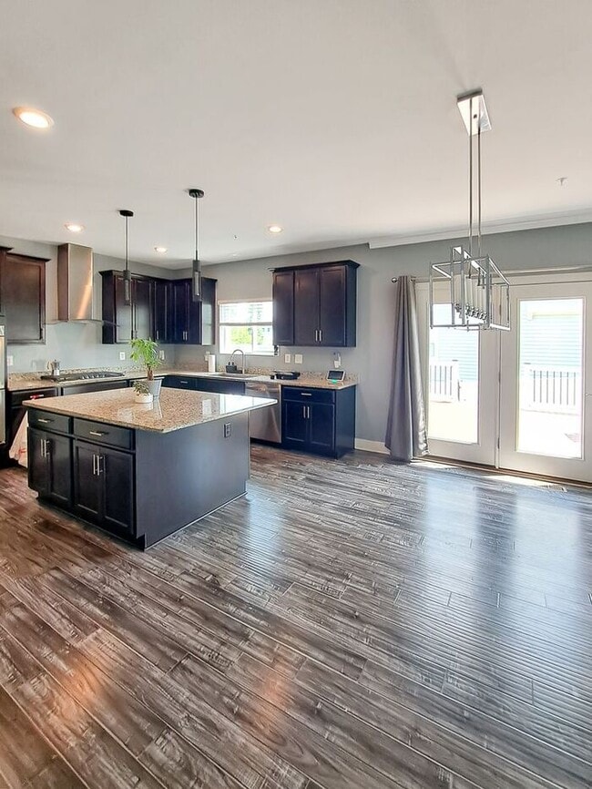 Building Photo - Amazing 3 Level Corner Lot Home in Waldorf...