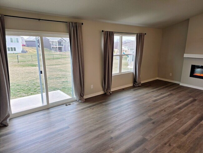 Building Photo - 1724 Southbridge Dr