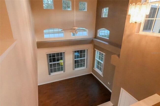 Building Photo - 704 Monroe Cir