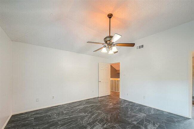 Building Photo - 2122 Courtshire Ln