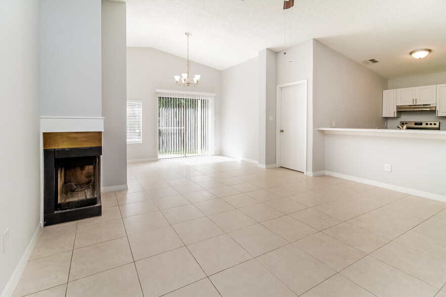 Building Photo - 496 Wild Fox Dr