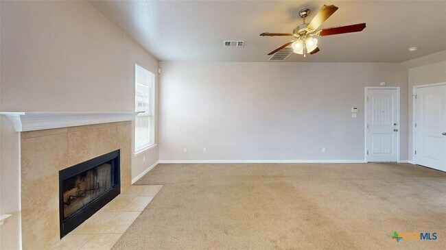 Building Photo - 500 W Libra Dr
