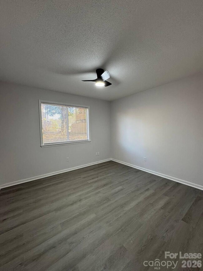 Building Photo - 1466 Riverwood Ct