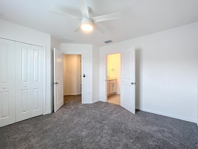 Building Photo - 3886 Academia Ave