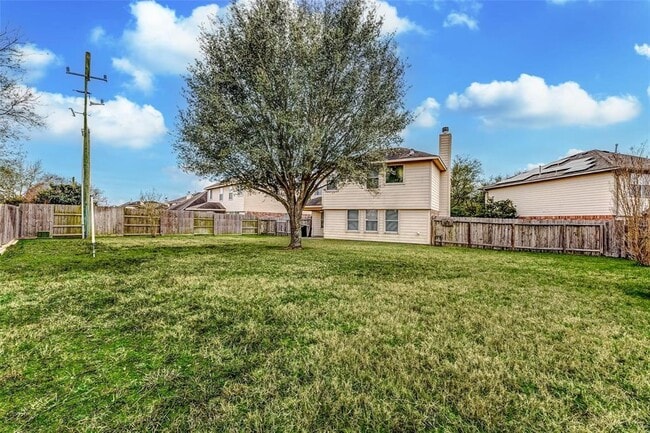 Building Photo - 6303 Applewood Forest Dr