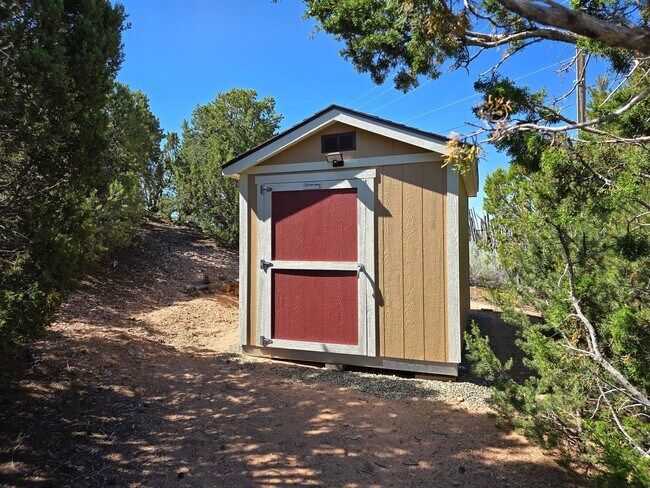 Building Photo - 1329 Tano Ridge Rd