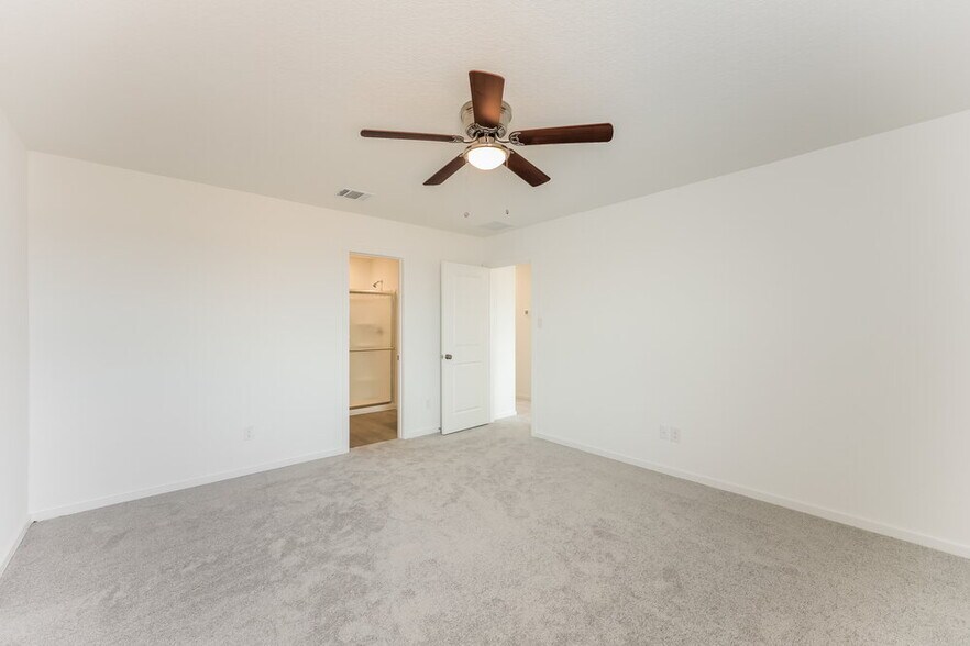Building Photo - 11742 California Rose
