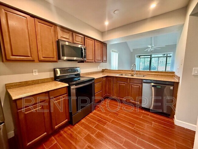 Building Photo - 1103 Dappled Elm Ln