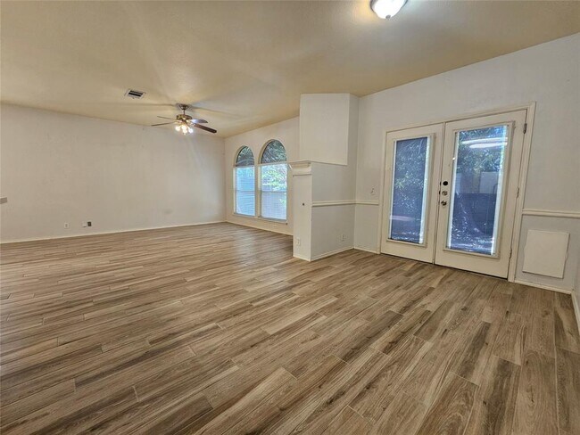 Building Photo - 8506 Hillrock Dr