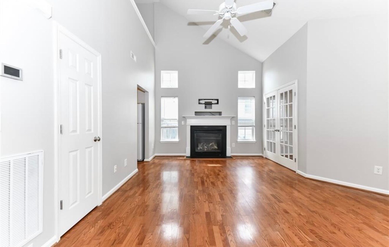 Building Photo - 3630 Sunset Hollow Dr