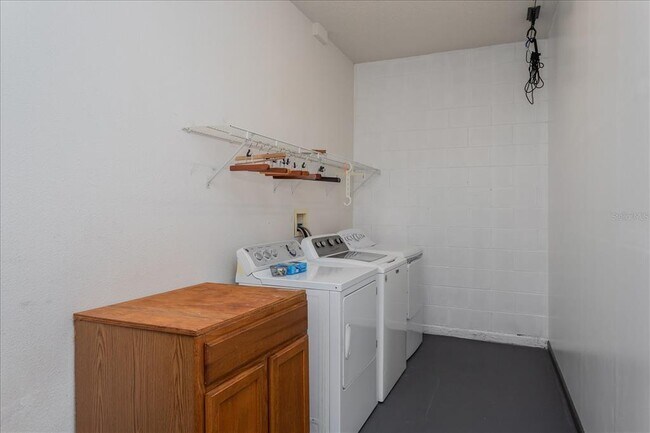 Building Photo - 15722 Green Cove Blvd