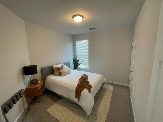 Building Photo - 10100 Dawn Pearl Dr