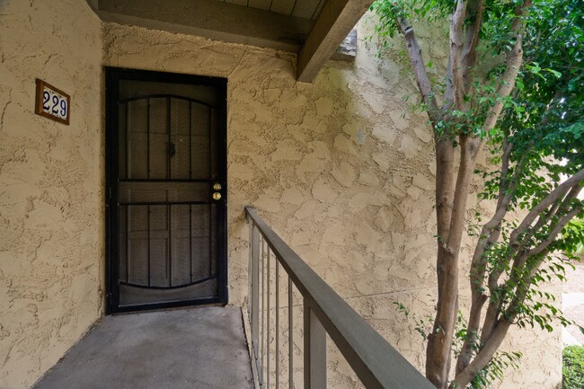 Building Photo - 4950 N Miller Rd