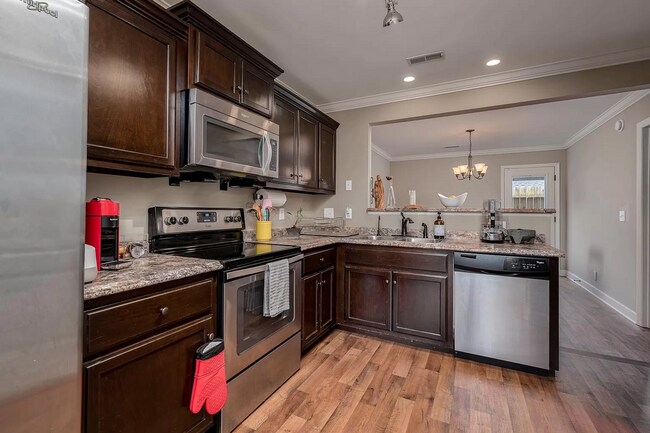 Building Photo - COMING SOON! Murfreesboro Townhouse- 4 Bed...