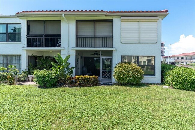 Building Photo - 6210 Sun Blvd