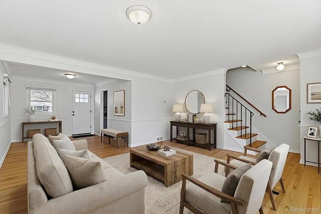 Building Photo - 1111 Holland St