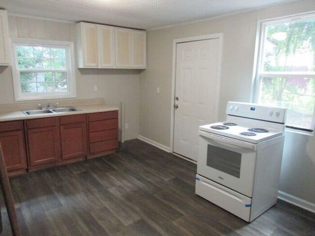 Building Photo - Charming 3 Bedroom Home on a Quiet Cul-de-Sac