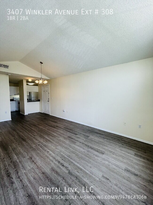 Building Photo - 3407 Winkler Ave