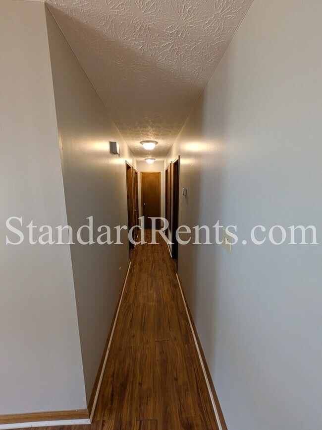 Building Photo - 5731 Buck Ct