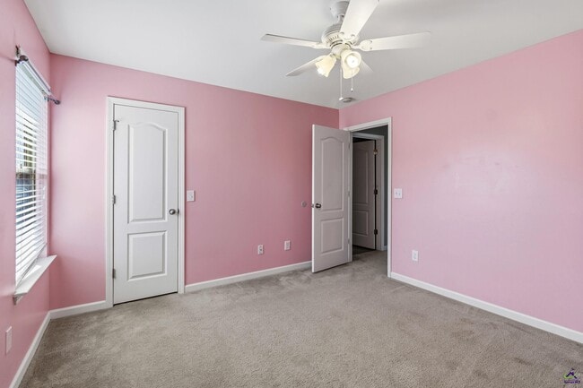 Building Photo - 100 Stoney Creek Dr