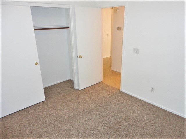 Building Photo - 9045 W Holly St