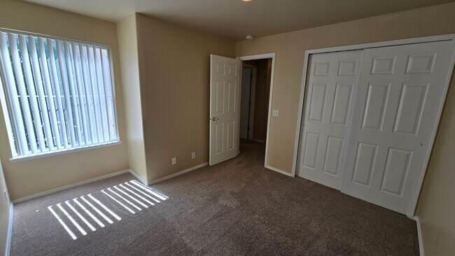 Building Photo - 3835 Strawberry Field Grove