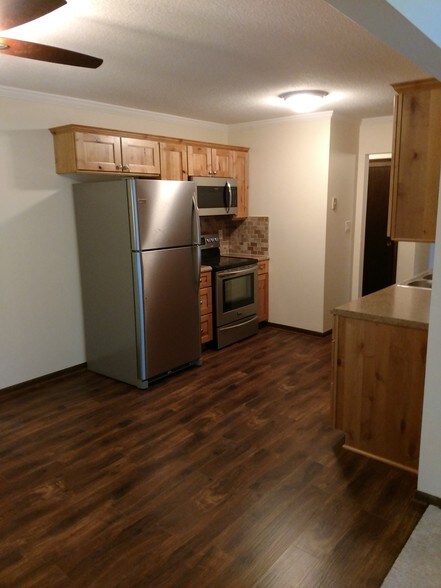 Kitchen View 2 - 2076 Chateau Ct