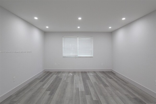 Building Photo - 17255 SW 95th Ave