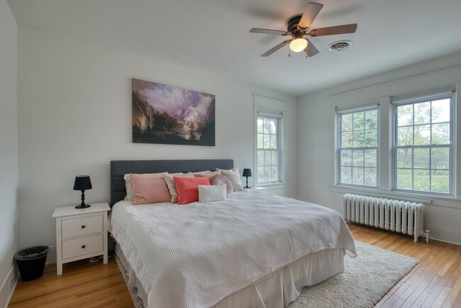 Building Photo - Spacious Living in a Prime Christiansburg Location