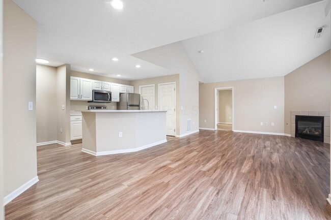 Building Photo - 5027 Stratford Pine Ln