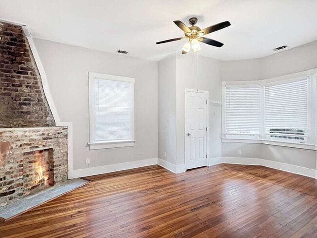 Building Photo - 1012 E Park Ave