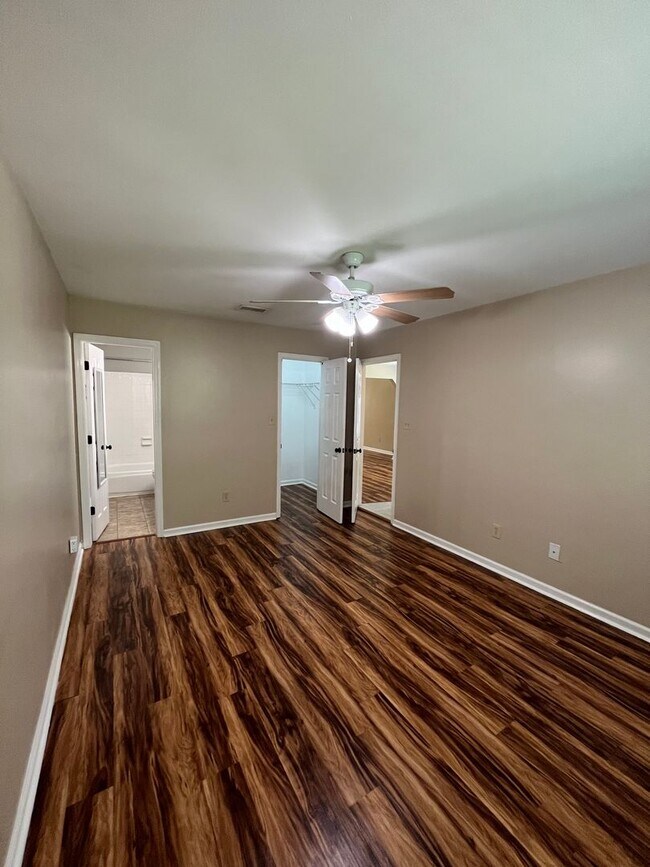 Building Photo - 4013 Catawba St