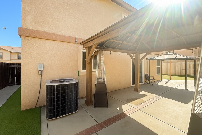 Building Photo - 40339 Pantano Rd