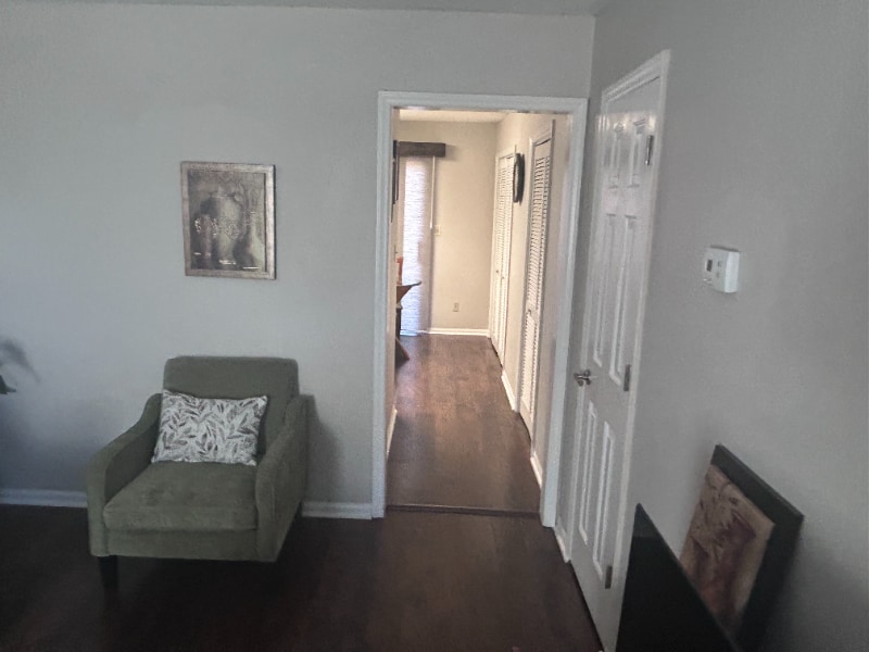 Building Photo - 318 Moir St