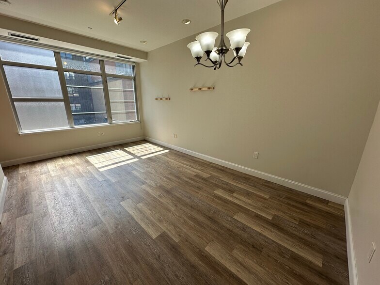 Building Photo - 211 E Berkeley St