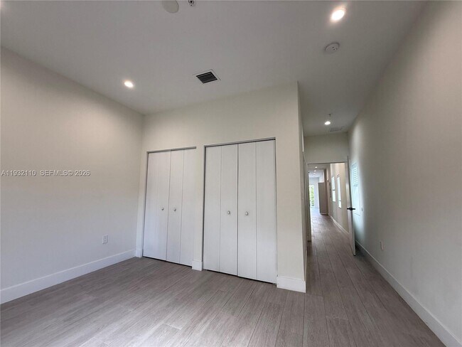 Building Photo - 1786 SW 9th St