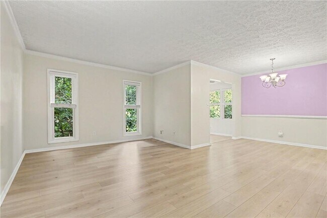Building Photo - 5159 Roswell Rd NE