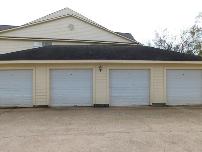 Building Photo - 2710 Grants Lake Blvd