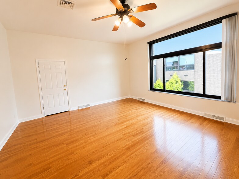 Building Photo - 735 N Highland Ave