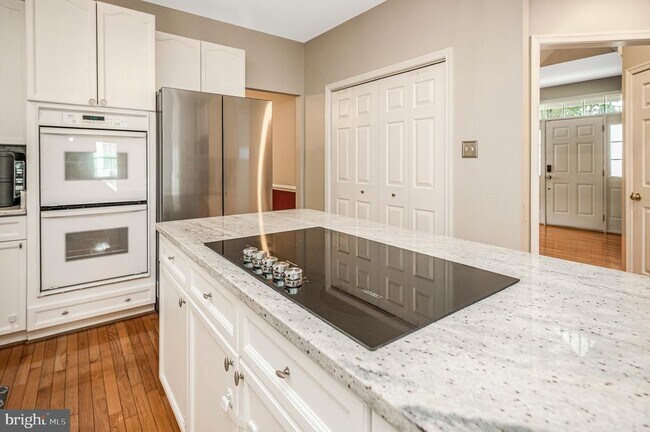 Building Photo - 15385 Windsong Ln