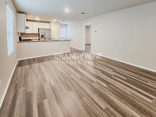 Building Photo - 7018 Winding Shelf