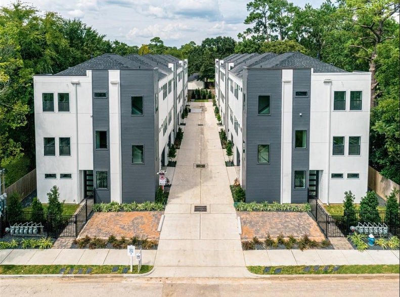 Great community of neighbors - 838 Fisher St