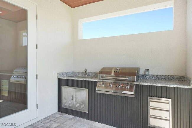 Building Photo - 1426 SE 43rd Terrace