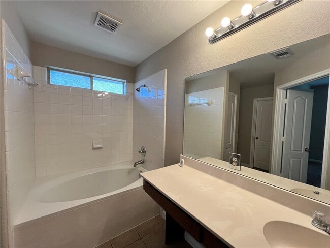 Building Photo - 11701 Timber Heights Dr