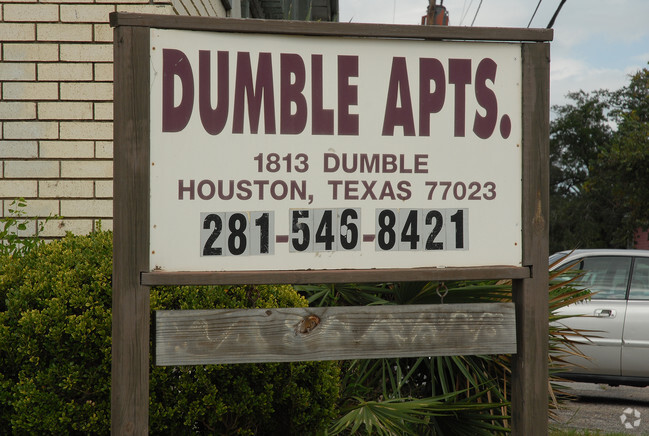 Building Photo - Dumble Apartments